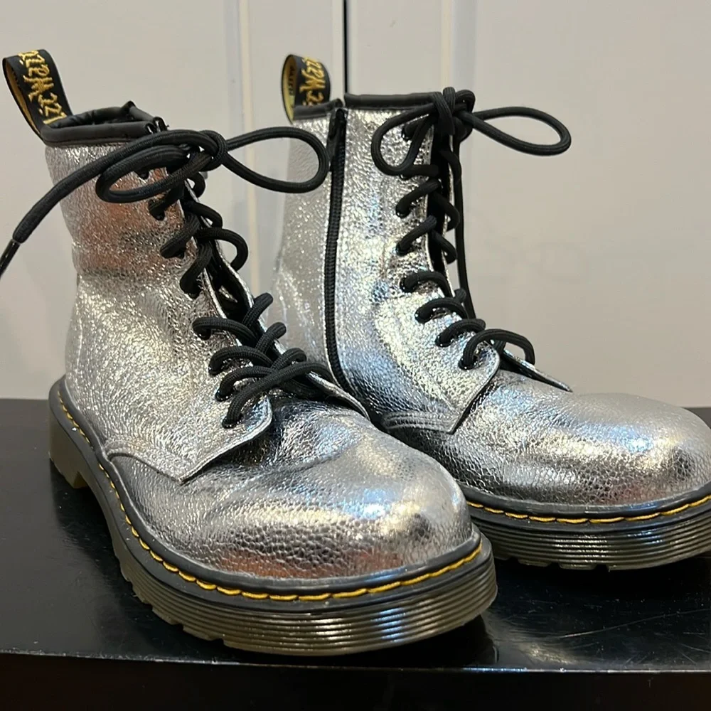 Doc Martens Air Wair kids in silver prom